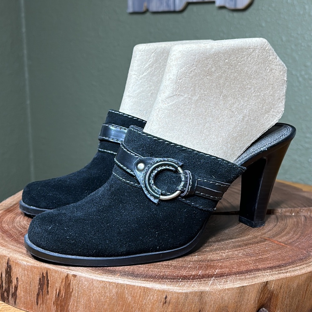 AXCESS by Liz Claiborne Decatur Suede Heeled Mules - Picture 2 of 16